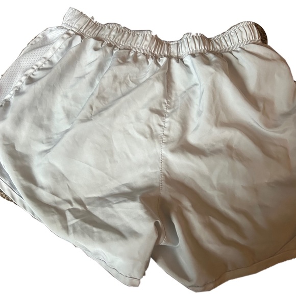 nike white shorts - Picture 2 of 2